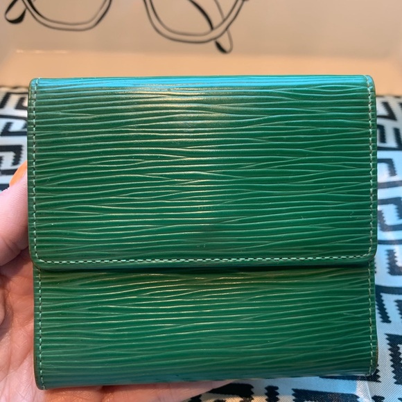 Louis Vuitton Green Wallet - Picture 4 of 12